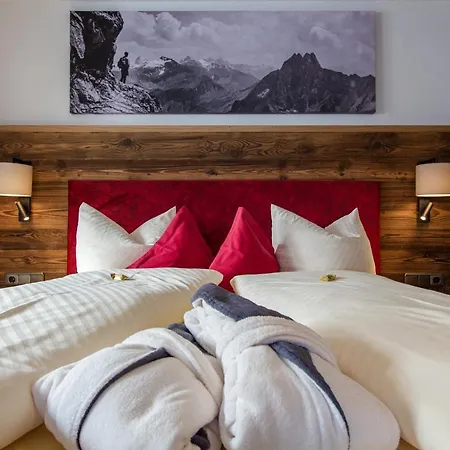 Berghof Hotel 3*